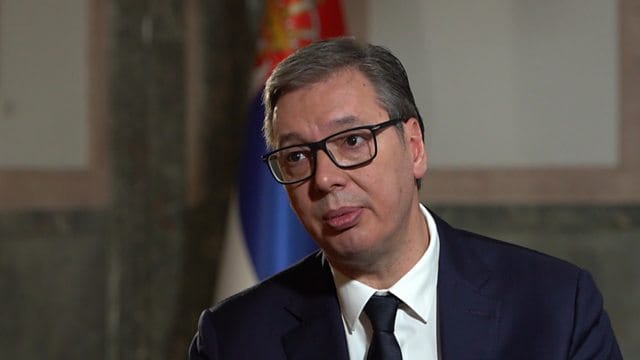 Aleksandar Vuçiç lë postin e presidentit për të garuar për kryeministër