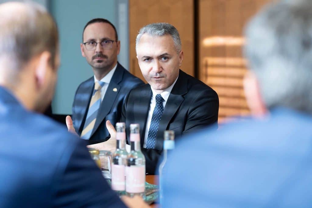 Zulfaj kërkon mbështetjen e Bundestagut për shqyrtimin e aplikimit