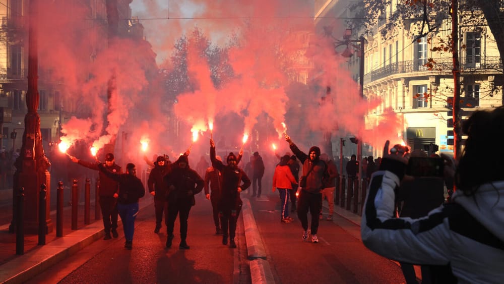 Protestat e nxënësve përshkallëzohen në Francë: mbi 2 mijë arrestime, qindra shkolla të…