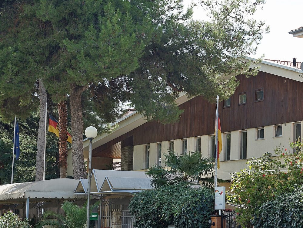 Ambasada Gjermane mban pritje për Ditën e Bashkimit