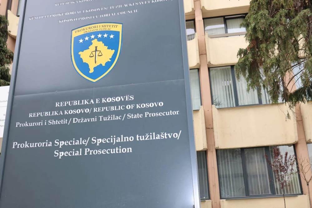Aktakuzë ndaj një personi për grup kriminal dhe mashtrim me kredi