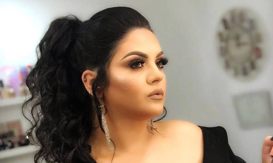 Fifi mohon aludimet për videot intime