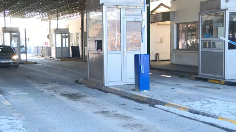 Trafiku në vend zhvillohet pa pengesa dhe në rrugë të thata