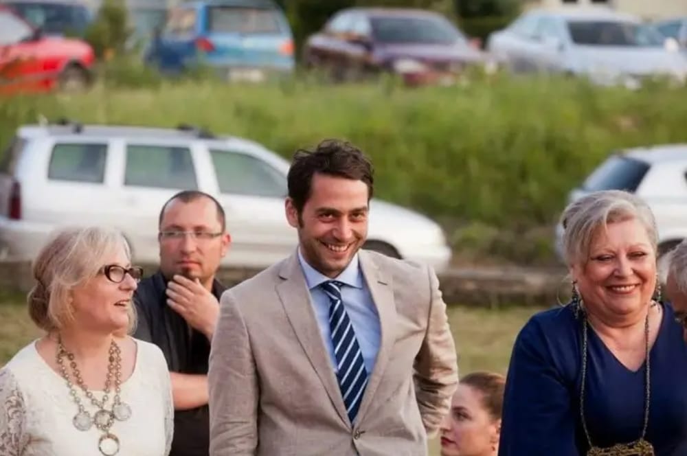 Nga fushat e blerta te auditorët: E kaluara e djalit të presidentes