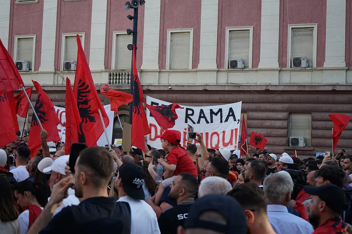 Pse vazhdojnë protestat kundër Edi Ramës?