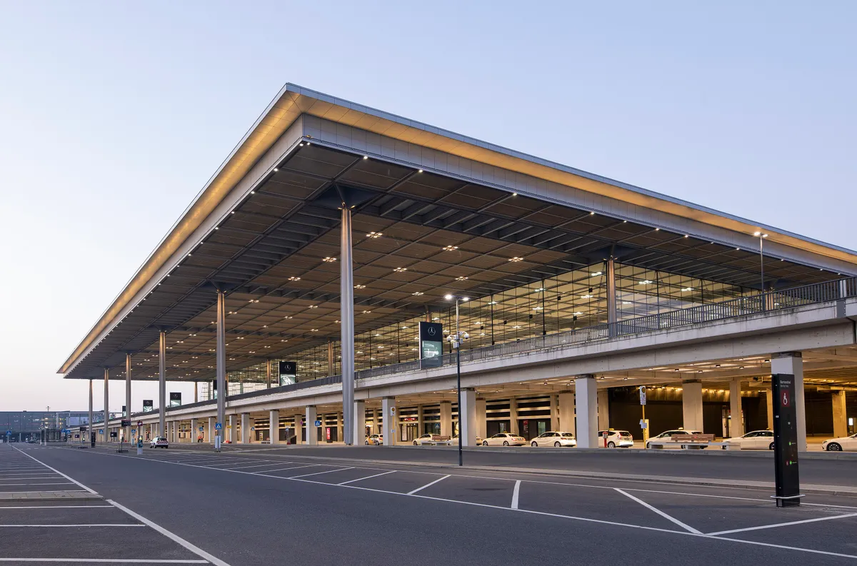 Pse u arrestua shqiptari në aeroportin e Frankfurtit?