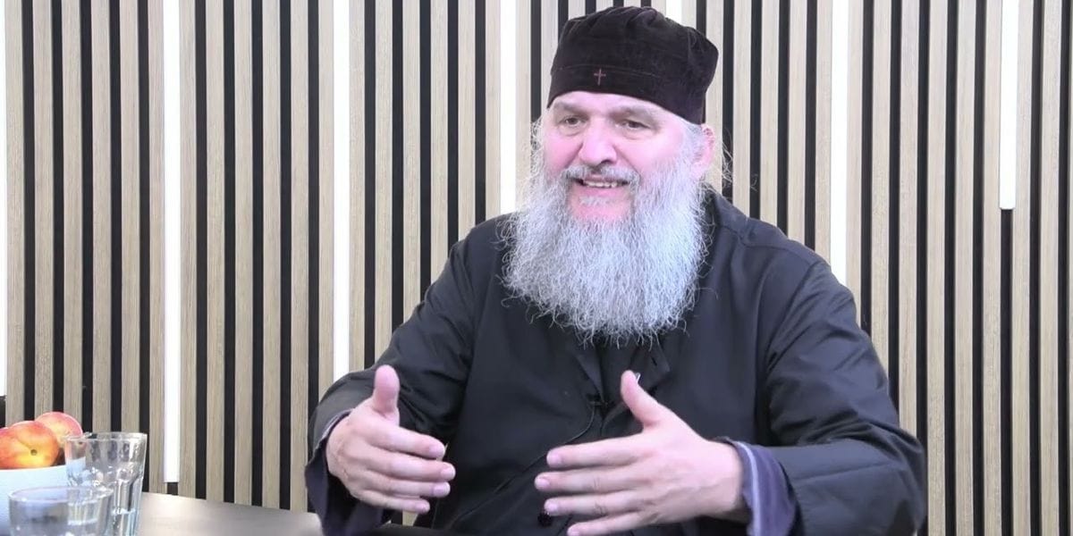 Peshkopi serb nga Zvicra kundër emrit të Adem Jasharit në aeroport