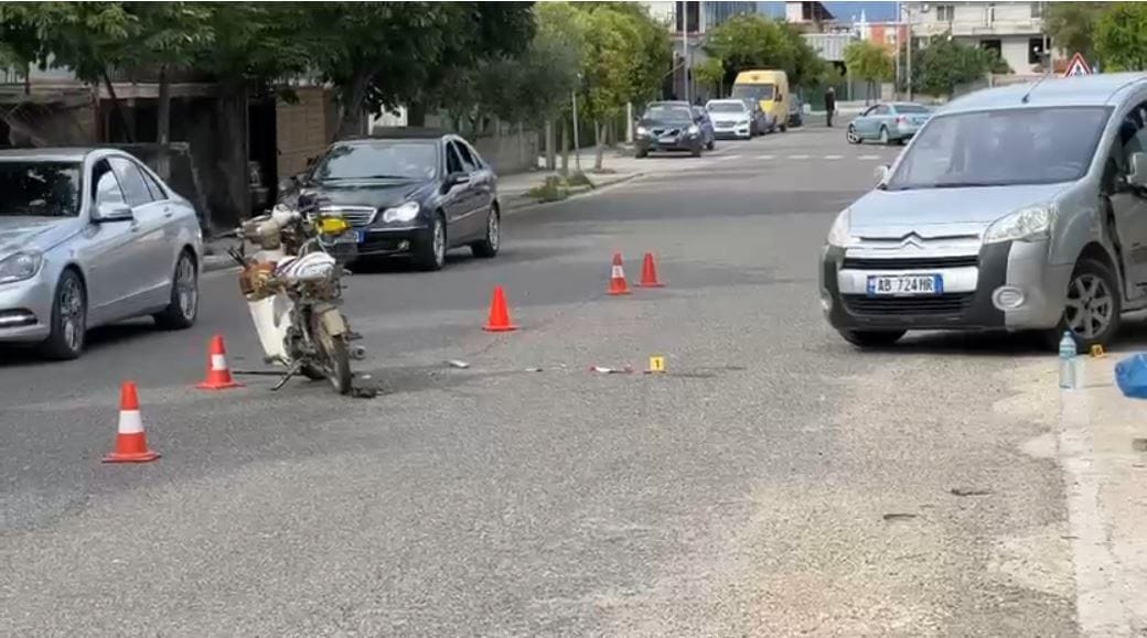 Si ndodhi aksidenti në Fier-Roskovec ku motoristi përfundoi në gjendje të rëndë?