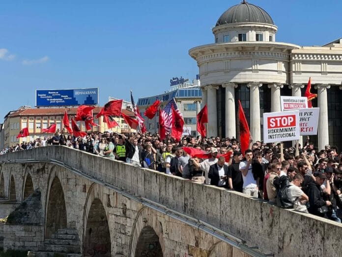 Çfarë kërkojnë studentët shqiptarë në Shkup për gjuhën në provime?