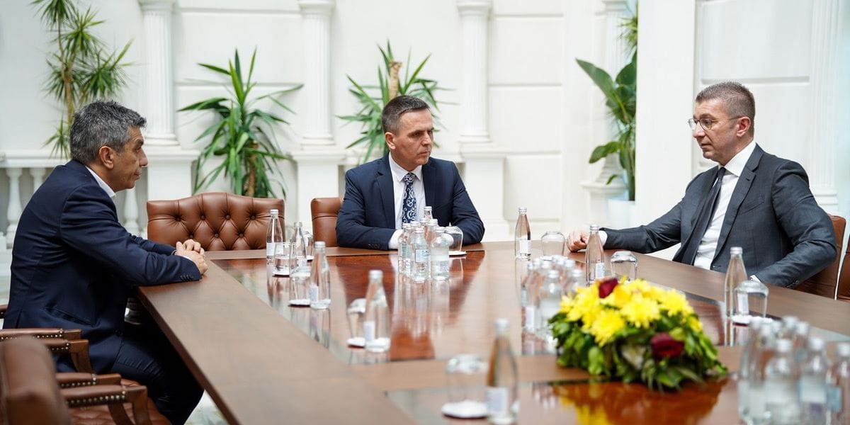 Çfarë diskutoi Mickoski me Mexhitin e Kasamin për provimin në shqip?