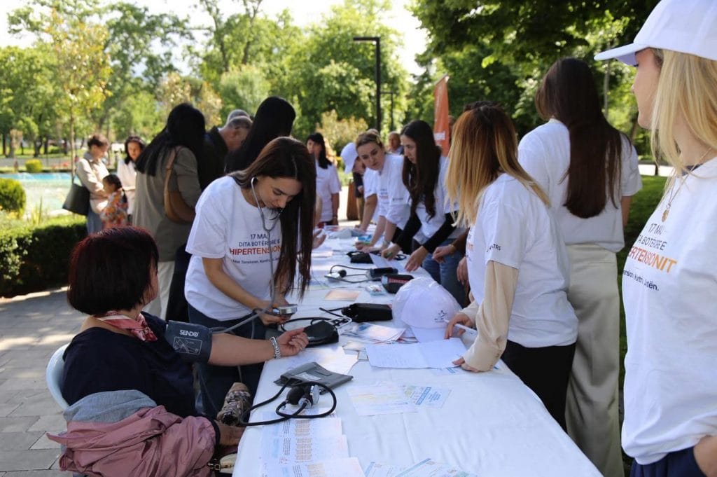 Si sensibilizon ISP qytetarët për hipertensionin në Tiranë?