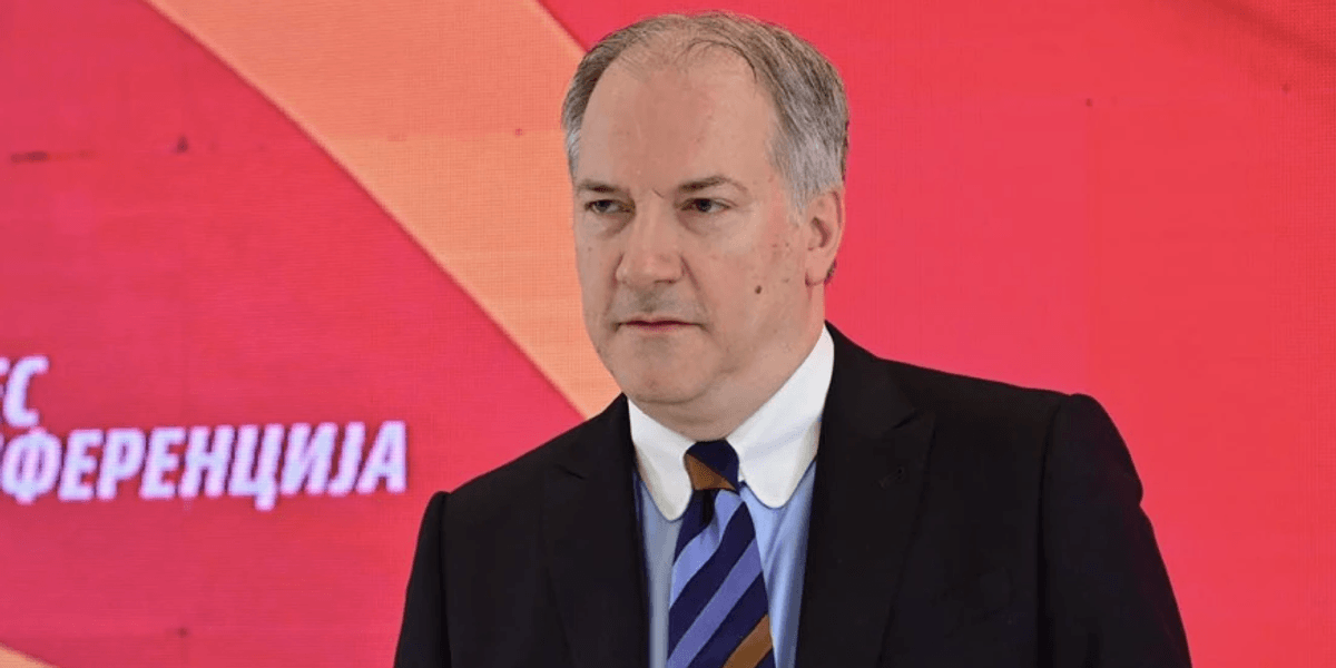Pse Zhernovski e quan hipokrite qeverinë e Mickoskit për tubimin e Vuçiqit?