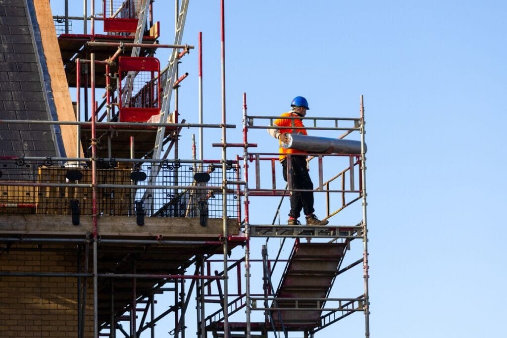 28% ryshfet ndërtimit — Anketa e Bankës Botërore 2025