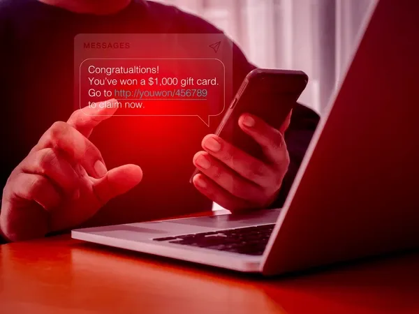 Si funksiononte skema e SMS-mashtrimit me 150 viktima në Prishtinë?