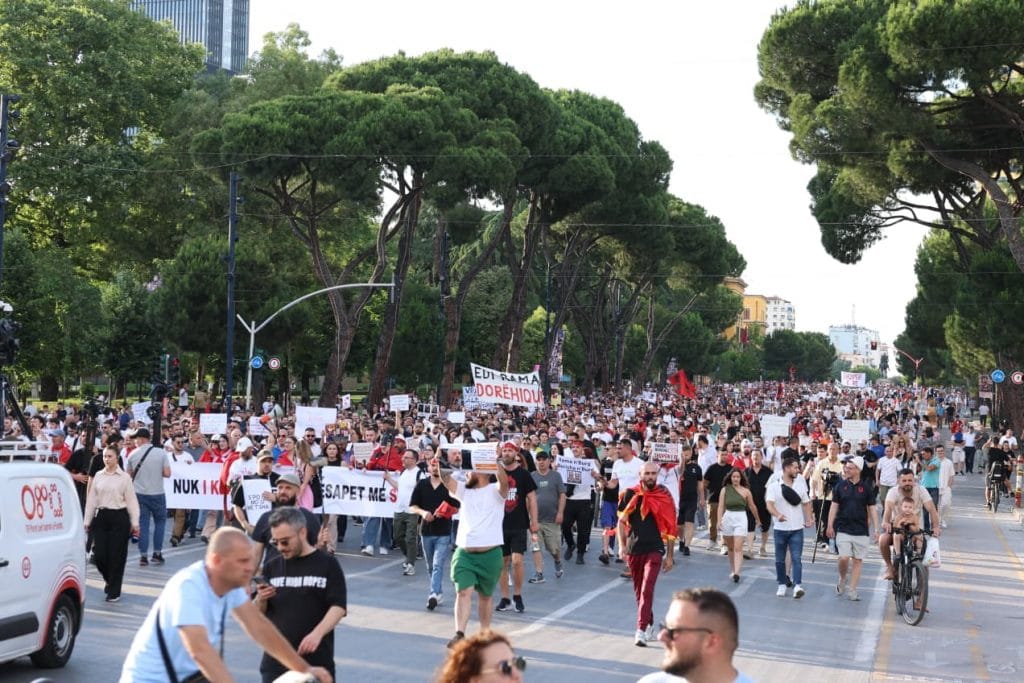 Çfarë kërkojnë protestuesit në ditën e nëntë të protestës për Zvërnecin?