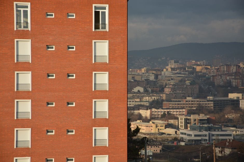 Si punësoi Komuna e Gjilanit 95 persona pa asnjë procedurë?