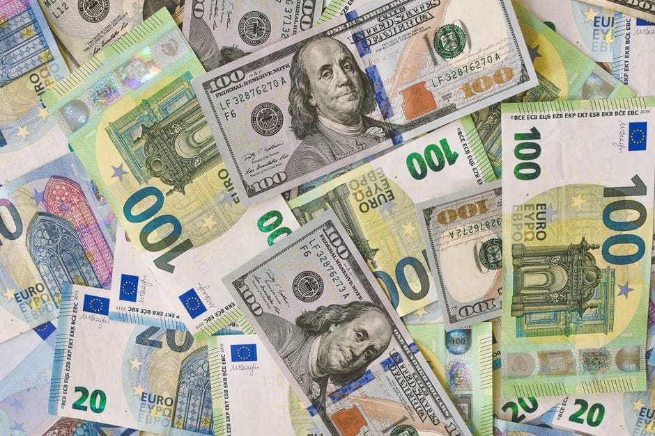 Këmbimi valutor, 19 qershor: dollari 82 lekë, euro 94.2 lekë
