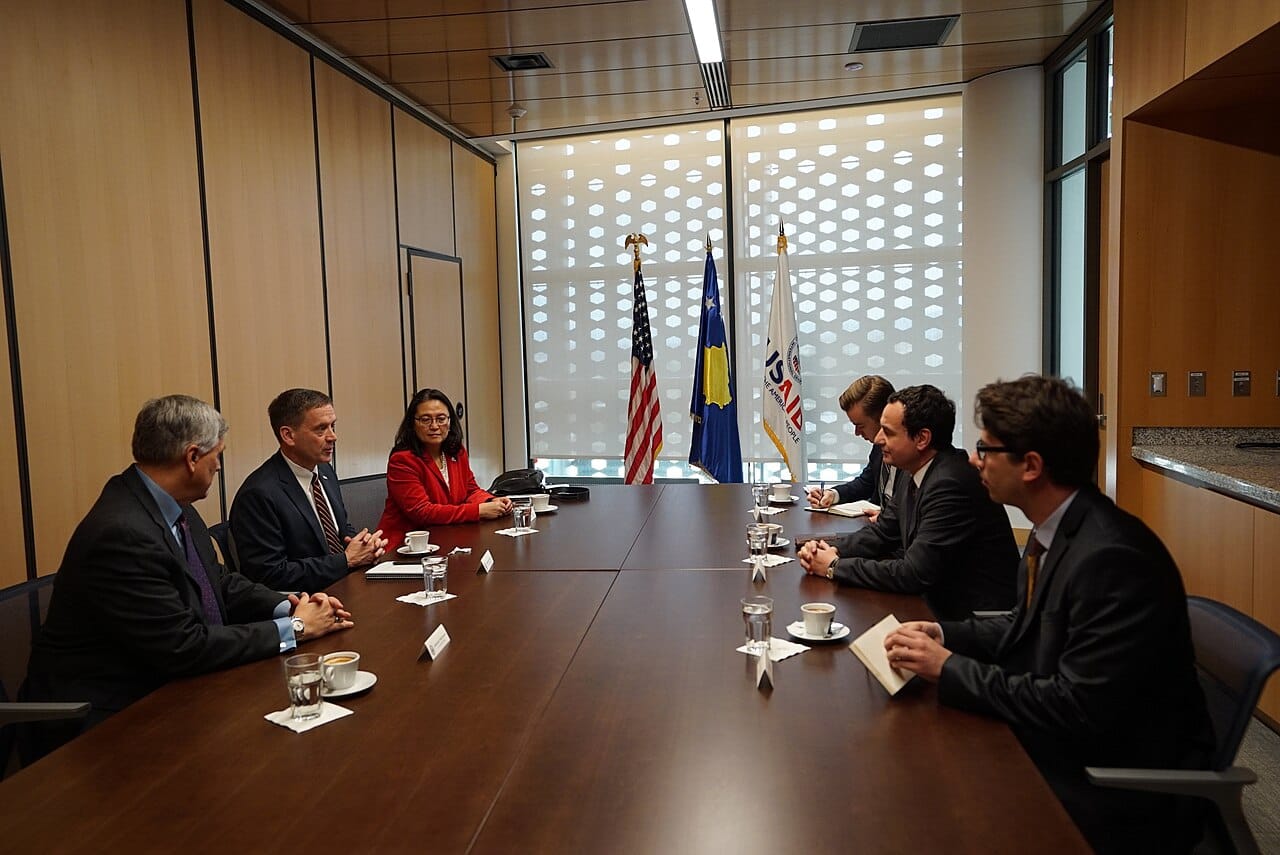 Pse Qeveria e Kosovës po heziton për projektin amerikan të gazit?