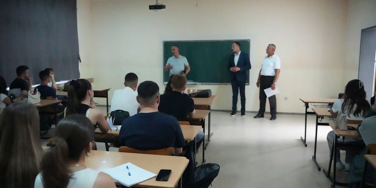 Gjilani organizon kurse falas për rreth 200 maturantë