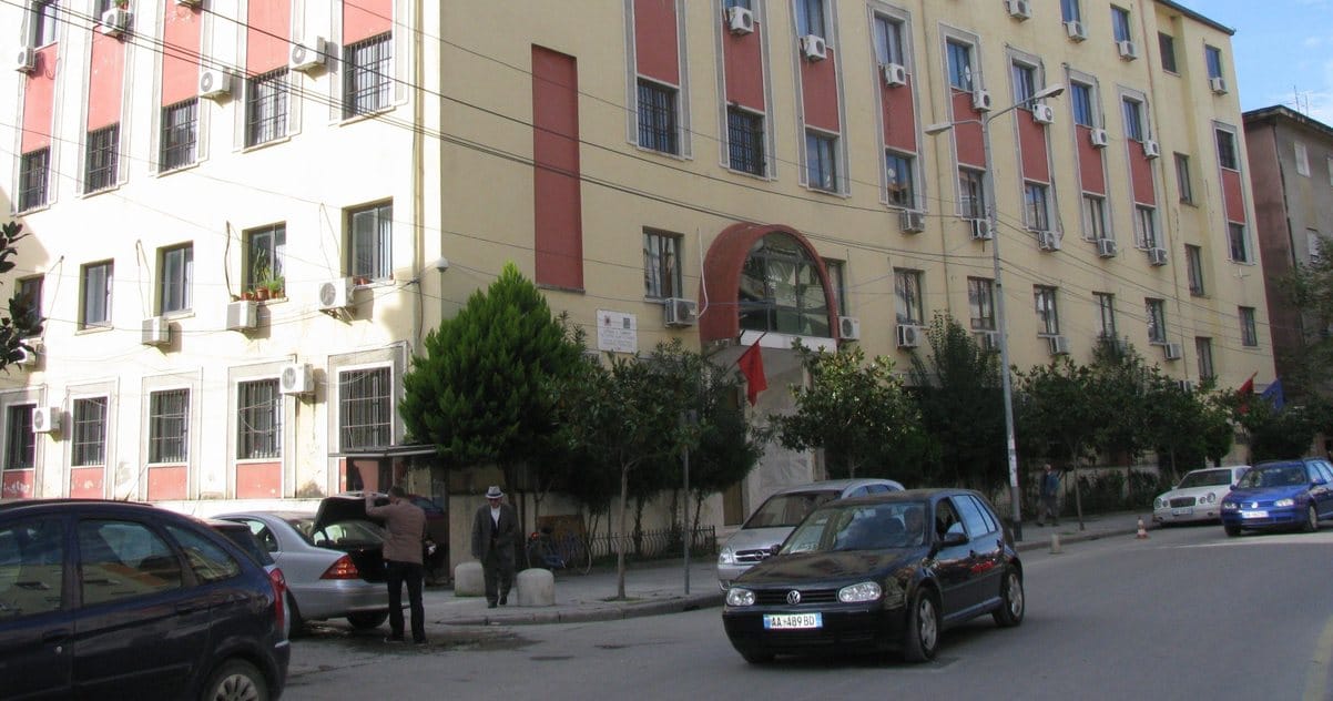 Burg për Orest Sotën, dy bashkëdyshuarit jashtë vendit
