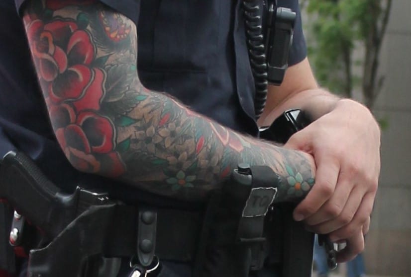 Sa të lira janë mjekra dhe tatuazhet për policët sipas MPB-së?