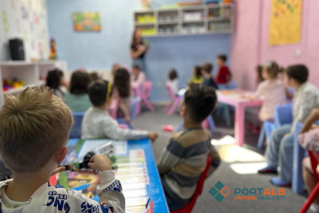 Pse kujdestarët e majmunëve në Manastir paguhen dyfish më shumë se ata të fëmijëve?