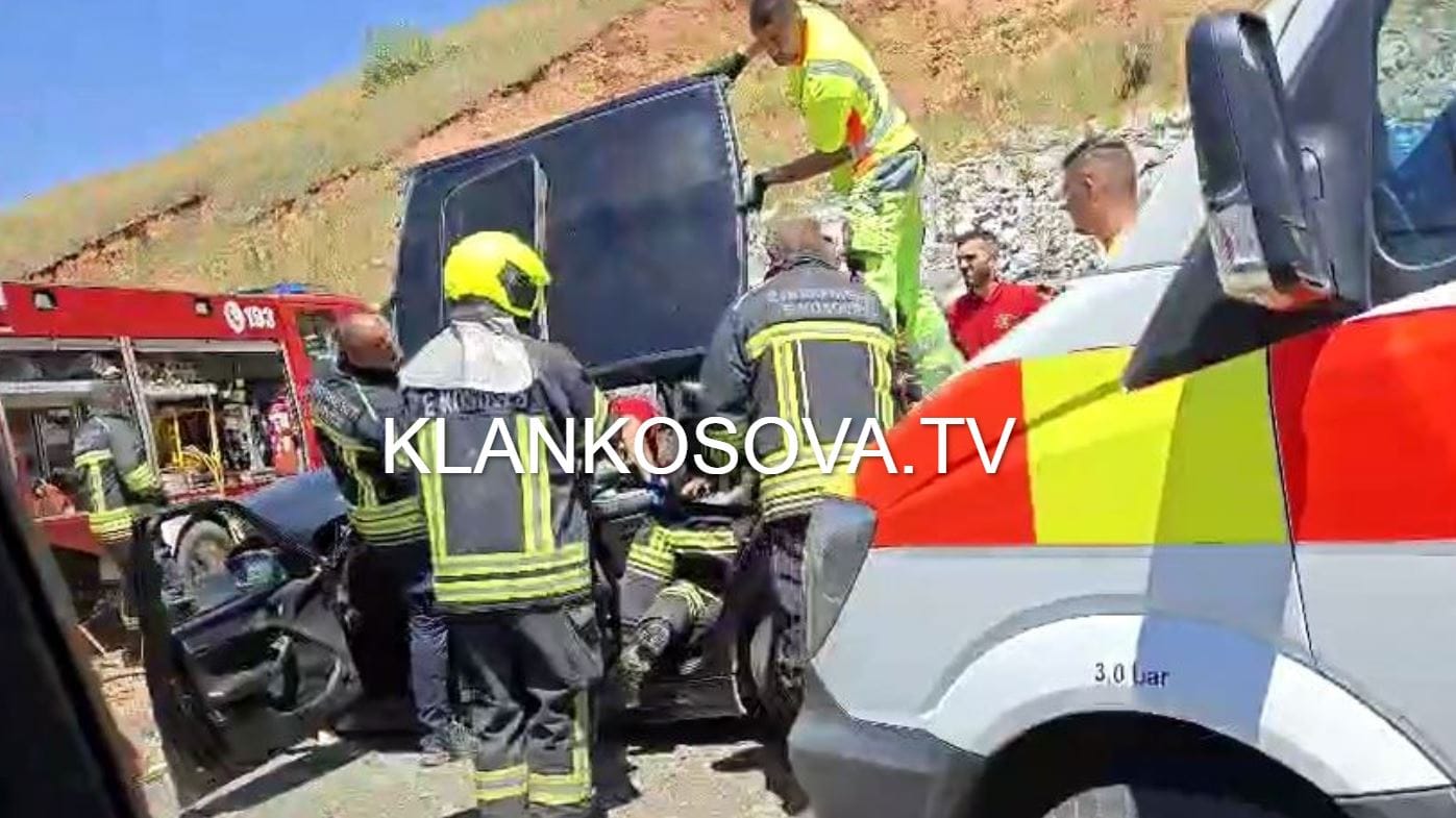 Një 69-vjeçare vdes në autostradë, burri i saj lufton për jetën