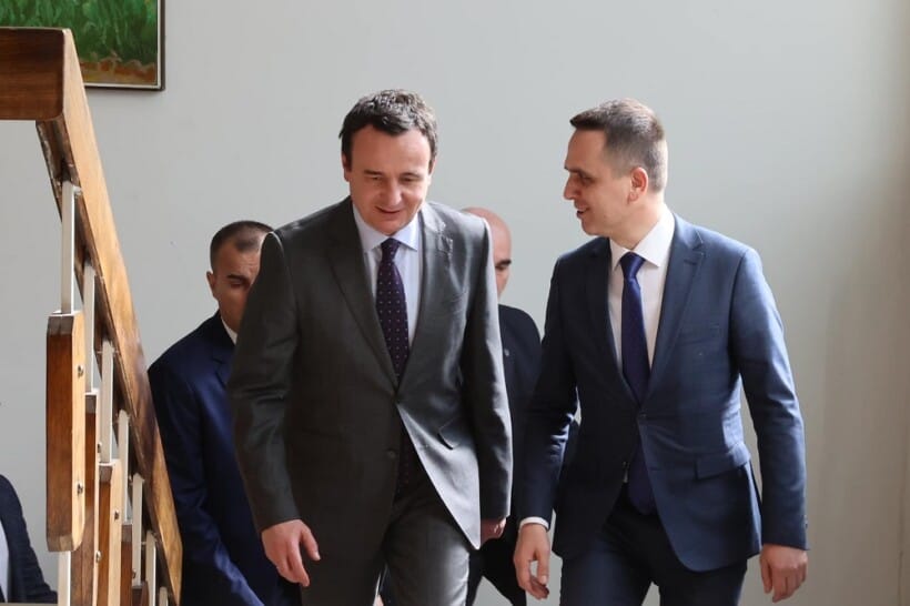 Kasami uron Kurtin për fitoren: "Miku im"
