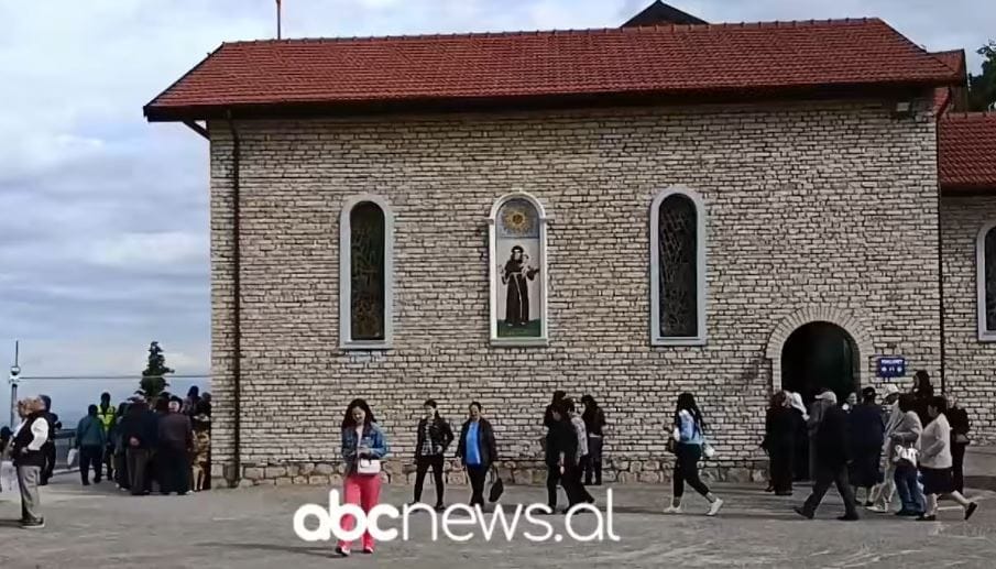 Si mbyllet Pelegrinazhi i 13 të martave në Kishën e Laçit?