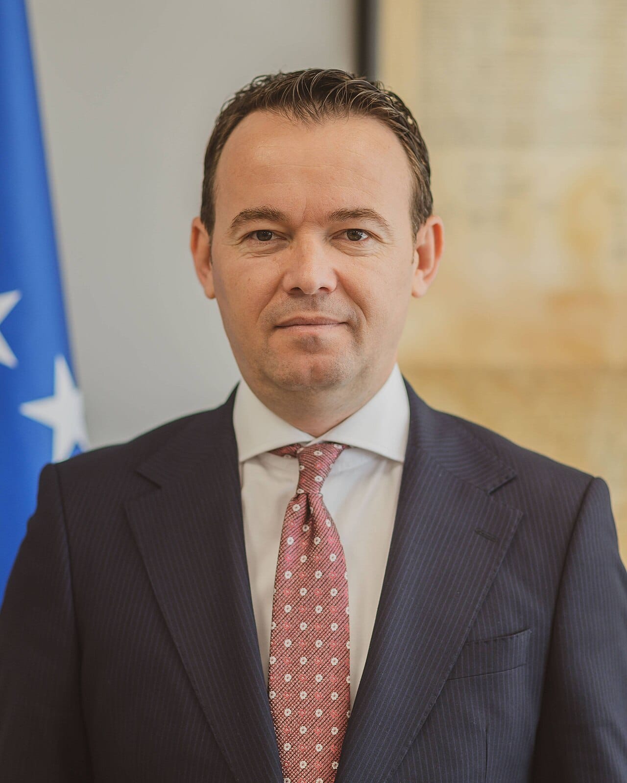 Pse Faton Peci bëhet vullnetar në Kodrën e Cërrnushës?