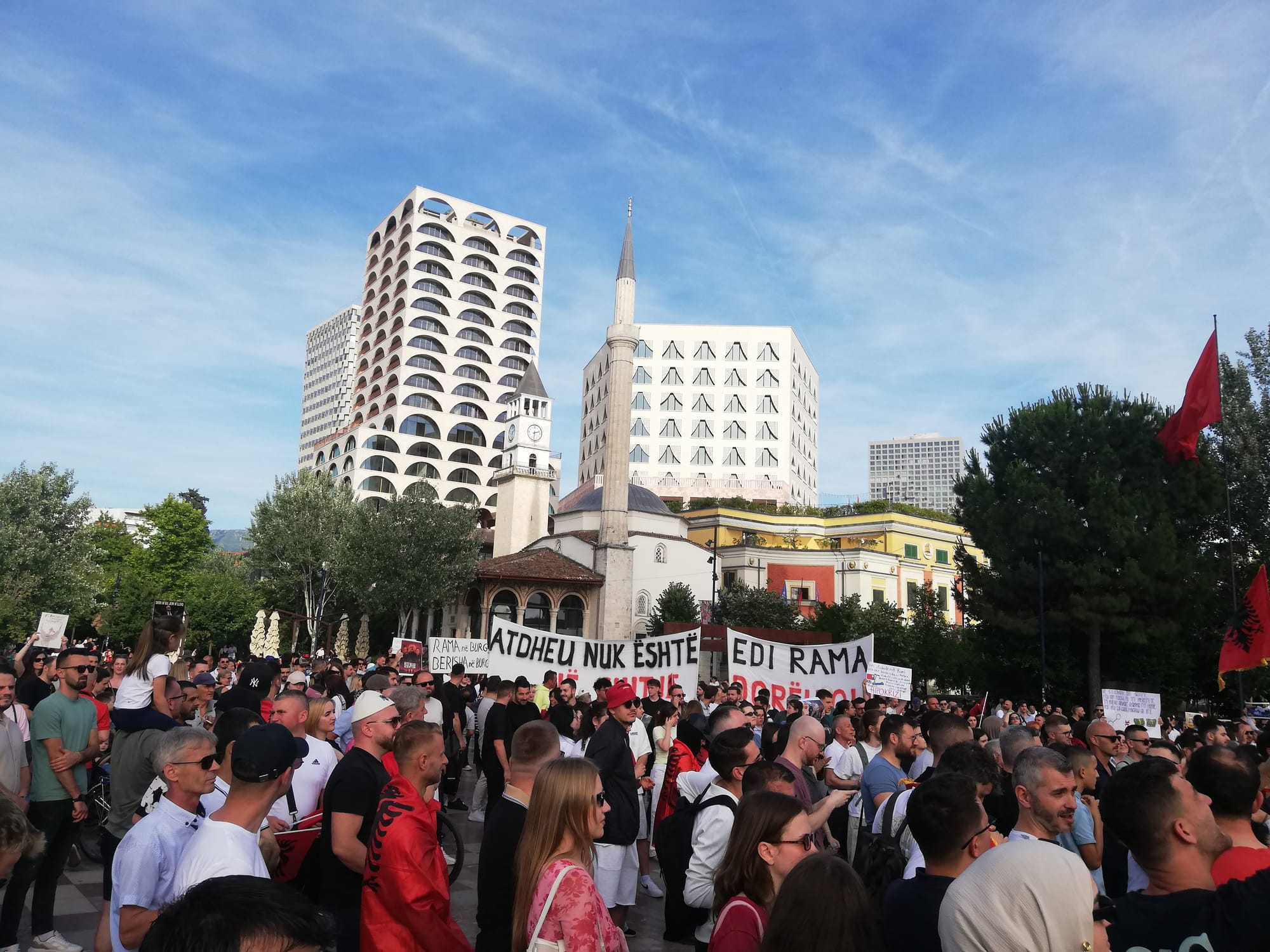 Çfarë kërkojnë protestuesit në ditën e 24-të para Kryeministrisë?