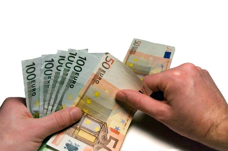 Sa është paga mesatare neto në Kosovë në 2025 dhe sa u rrit?