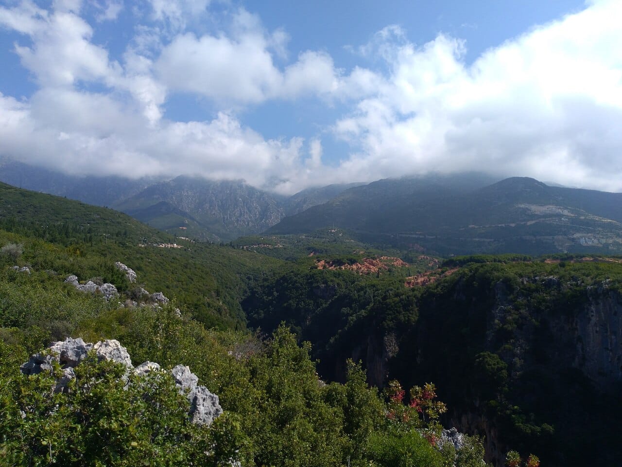 Si u shpëtua turisti që theu këmbën në Kanionin e Gjipesë?