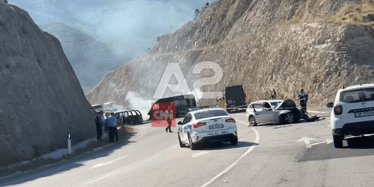 Kush humbi jetën në aksidentin me tre automjete në Vlorë?