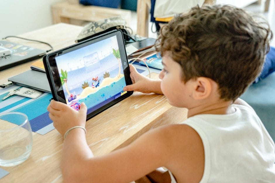 Fëmijët, Roblox-i dhe rreziqet që prindërit shpesh nuk i shohin