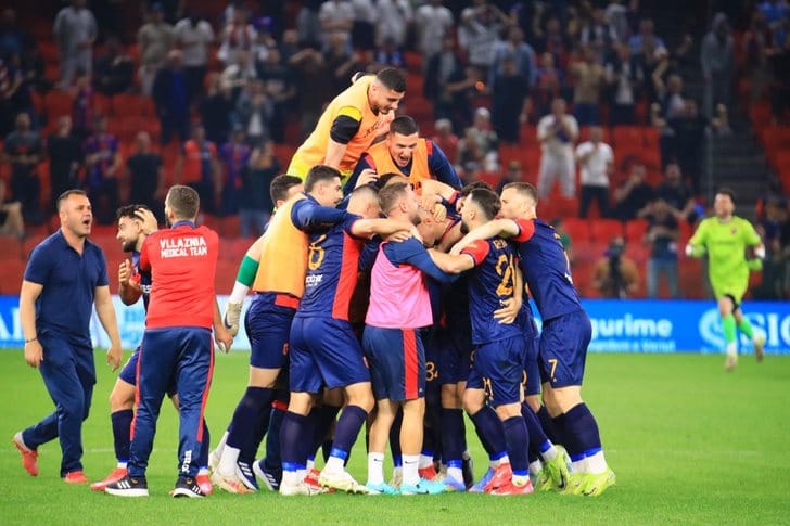 Vllaznia mban Sinanin, drejtori sportiv rinovon për dy vjet