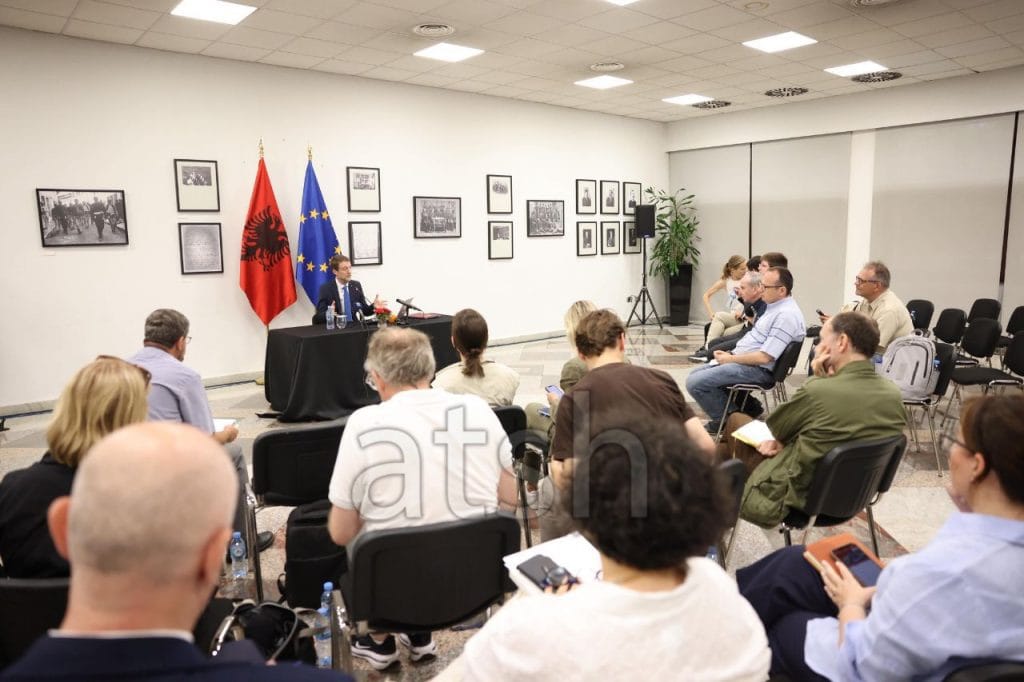 Hoxha: Nuk ka ende projekt të miratuar në Zvërnec
