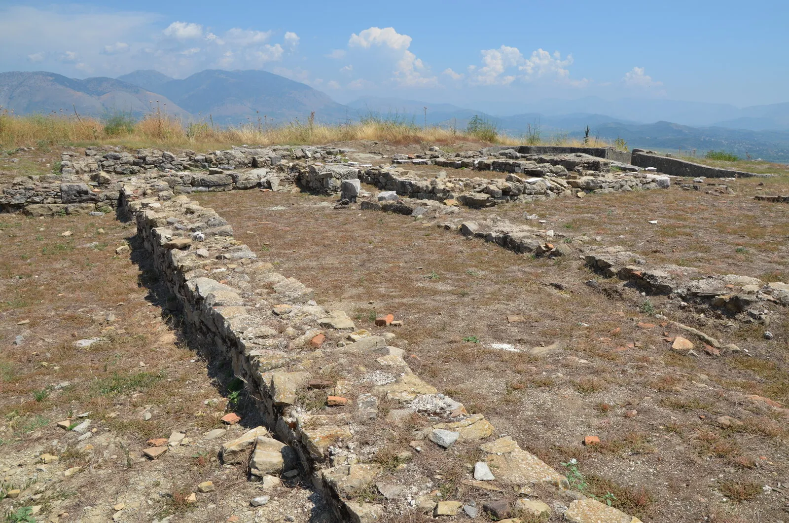 Gërmadhat e Foinikes (Finiq), Shqipëri — qyteti ku u nënshkrua paqja e vitit 205 p.e.s