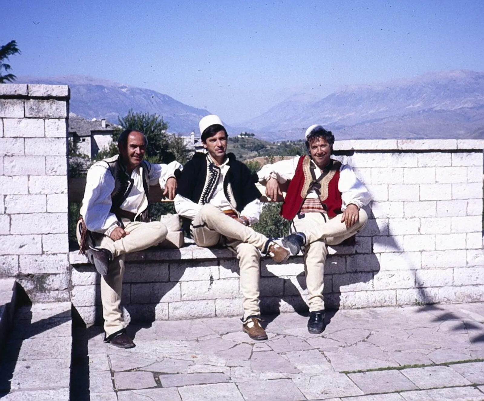Këngëtarë popullorë në Gjirokastër, 1988. Peter