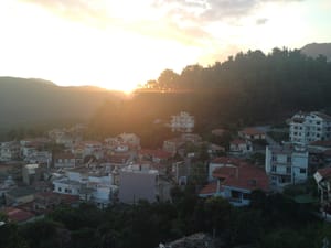 Pamje nga Paramithia, zemra simbolike e Çamërisë, sot në Thesproti të Greqisë