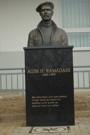 Përmendorja e Agim Ramadanit