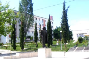 Shtatorja e Azem Hajdarit në Qytetin Studenti, Tiranë
