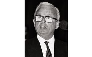 Adem Demaçi, kryetar i KMDLNj-së nga viti 1991
