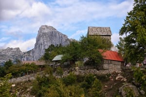 Kulla e ngujimit e Thethit, ku njeriu “në gjak” mbyllej nën mbrojtjen e Kanunit