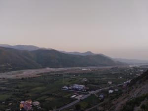Lugina e Shkumbinit — lumi ku, sipas rrëfimit të Shqipërisë së mesme, drangoi e mbyti kulshedrën