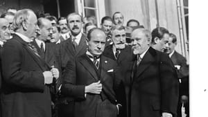 Lord Curzon, Mussolini dhe Poincaré në shkallët e Konferencës së Lozanës, 20 nëntor 1922 — konferenca nga e cila do të dilte Konventa e shkëmbimit të popullsive. Agence Rol / BnF