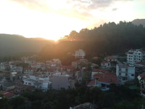 Pamje nga rrethinat e Paramithisë (Thesproti) — qyteti qendër i dy ngjarjeve që mbajnë të njëjtin emër