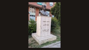 Busti i Osman Kazazit