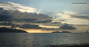 Sazani dhe gadishulli i Karaburunit në grykë të Gjirit të Vlorës