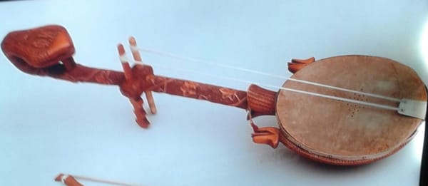 Lahuta: një tel i vetëm që mbajti gjallë epikën e maleve
